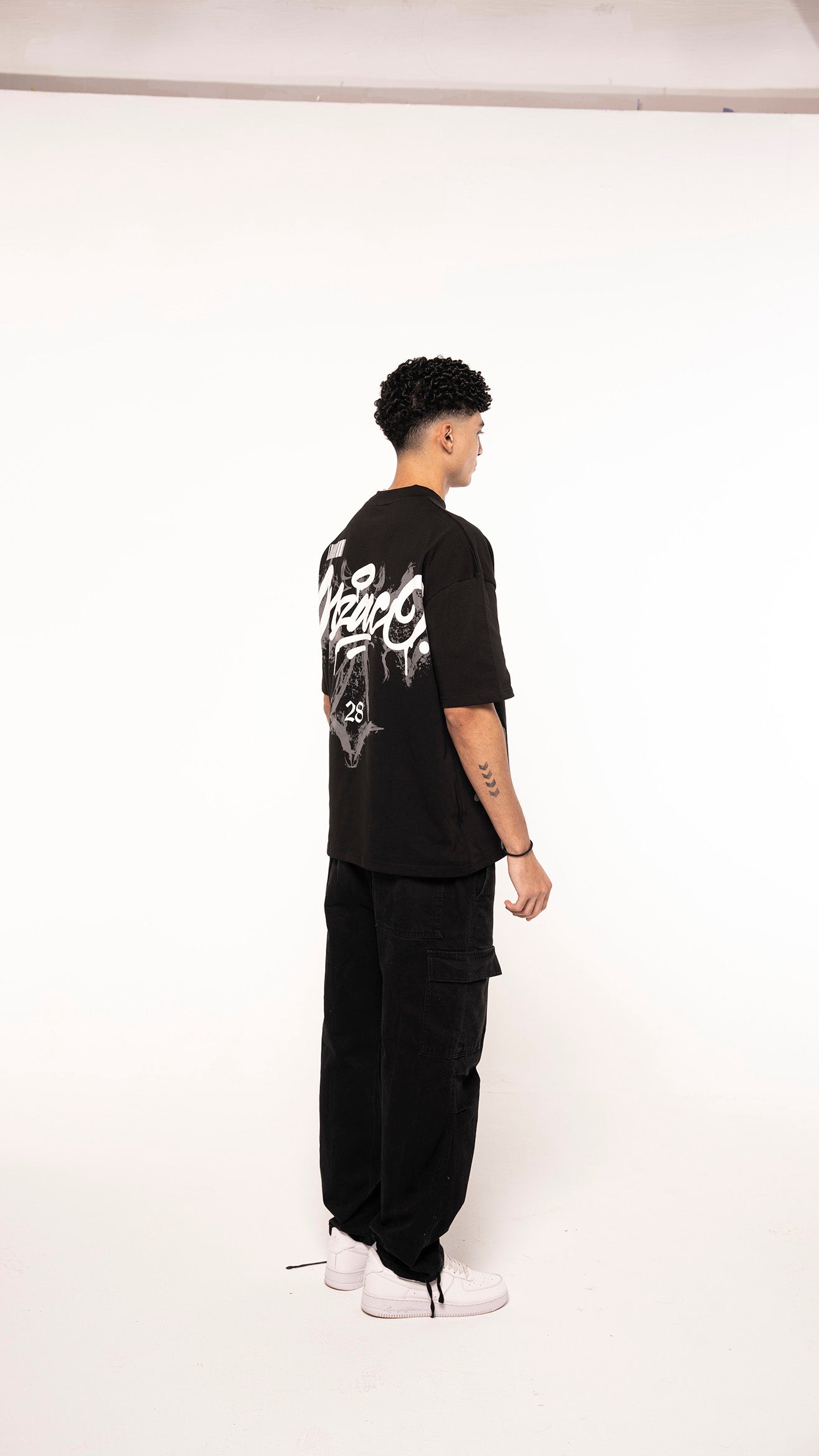 28 Tee “Black”