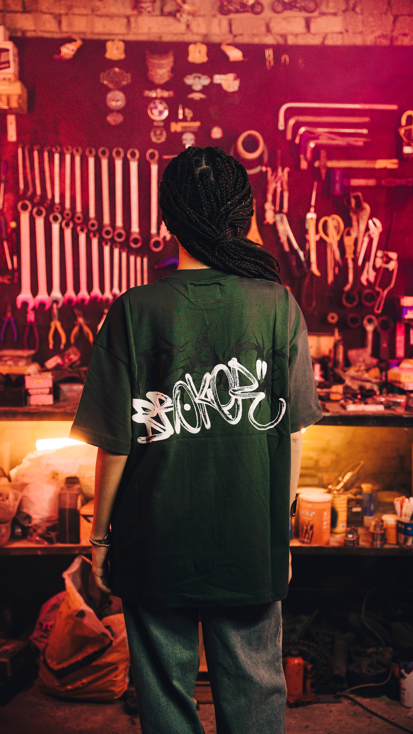 V.2 OLIVE TEE