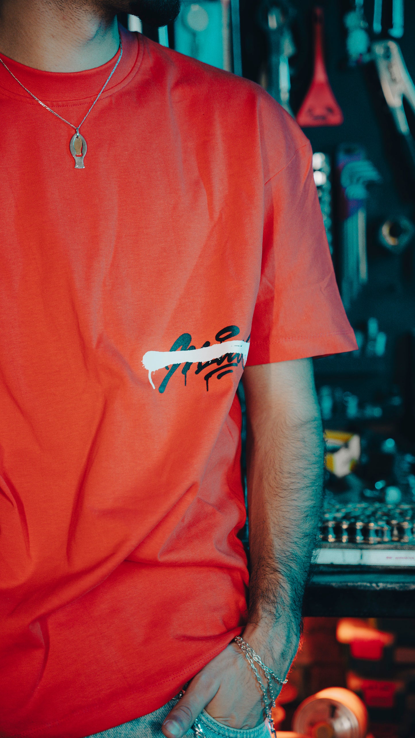 V.2 ORANGE TEE